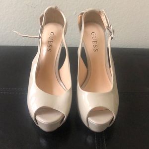Guess cream patent leather heels sz 5